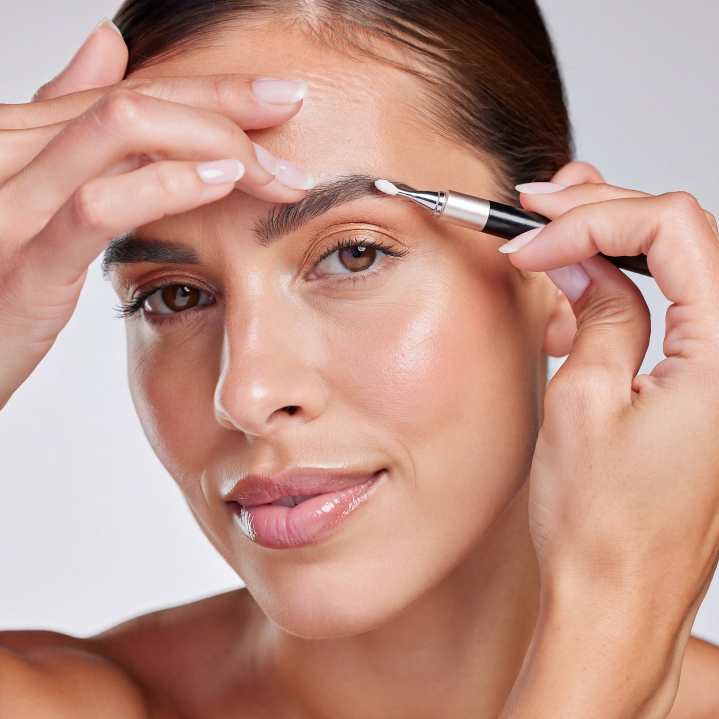 Lumi & Co | Lumi & Co. | SilkyGlide 2-in-1 Precision Shaver | Portable USB Facial & Eyebrow Trimmer - Professional Anti Aging Device at Home